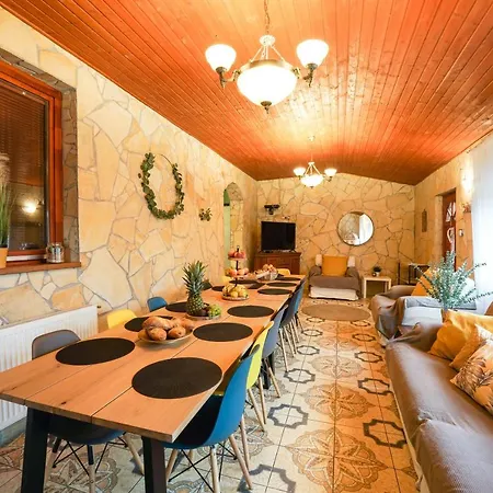 Fiesta Balaton بالاتونسزارسكو