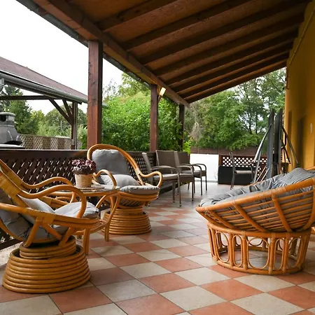 Fiesta Balaton Apartment Balatonszarszo