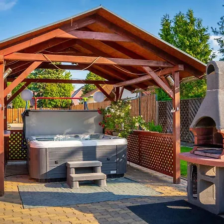 Fiesta Balaton Apartman *