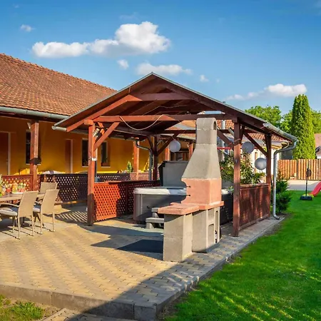 Fiesta Balaton * بالاتونسزارسكو